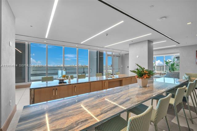 700 NE 26th Ter #2404 Miami, FL 33137