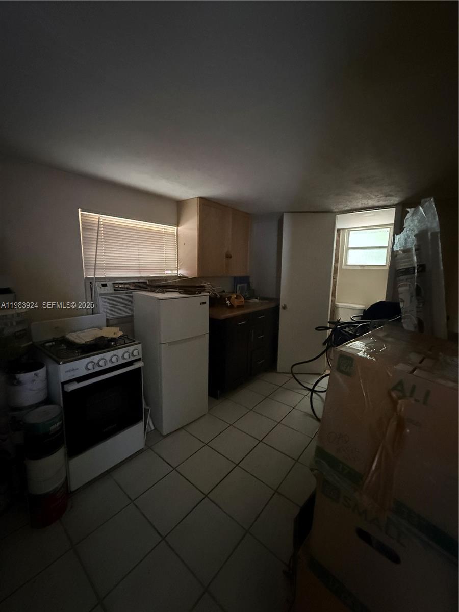 1541 NE 205th Ter Miami, FL 33179