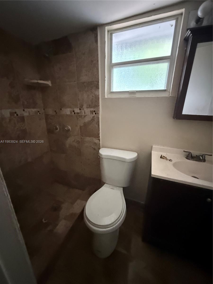 1541 NE 205th Ter Miami, FL 33179