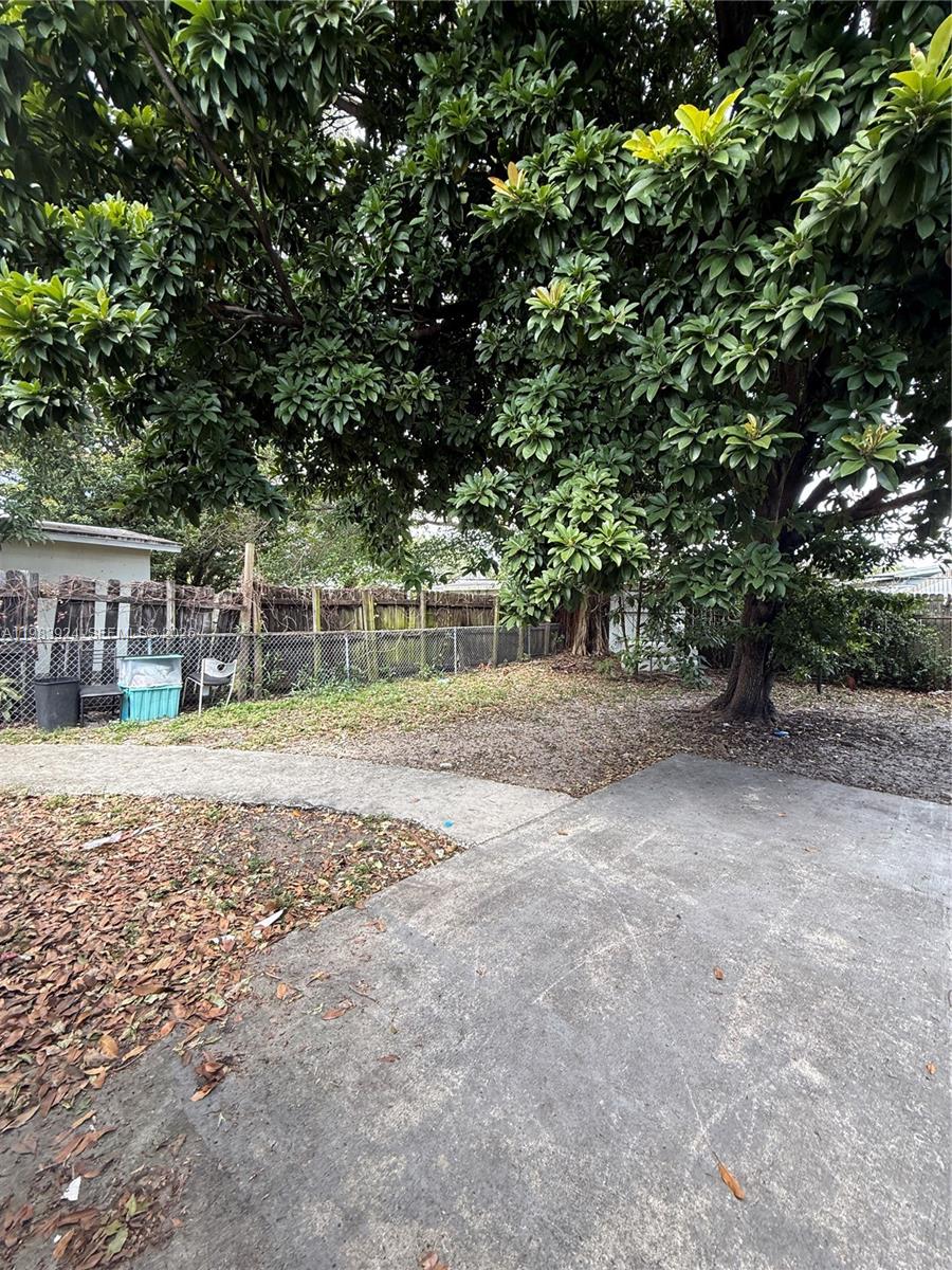 1541 NE 205th Ter Miami, FL 33179