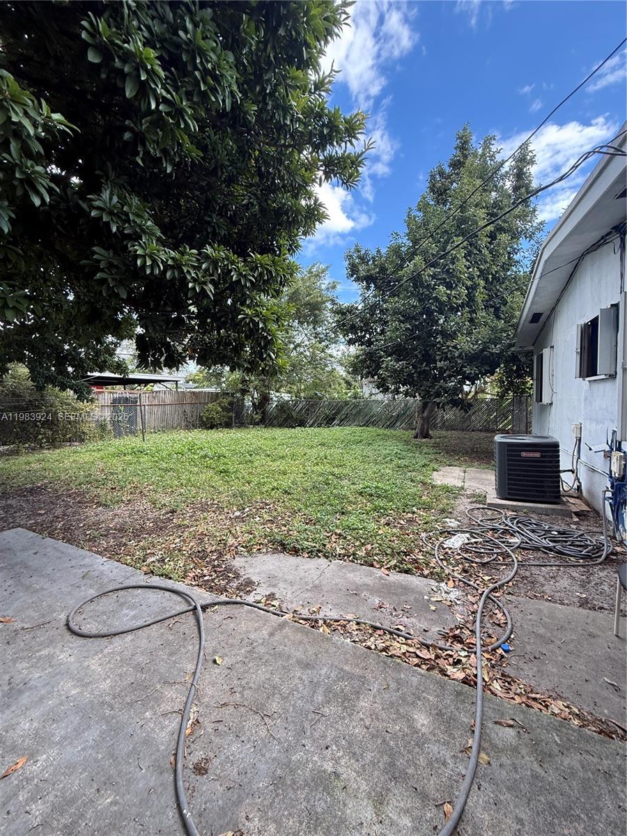 1541 NE 205th Ter Miami, FL 33179