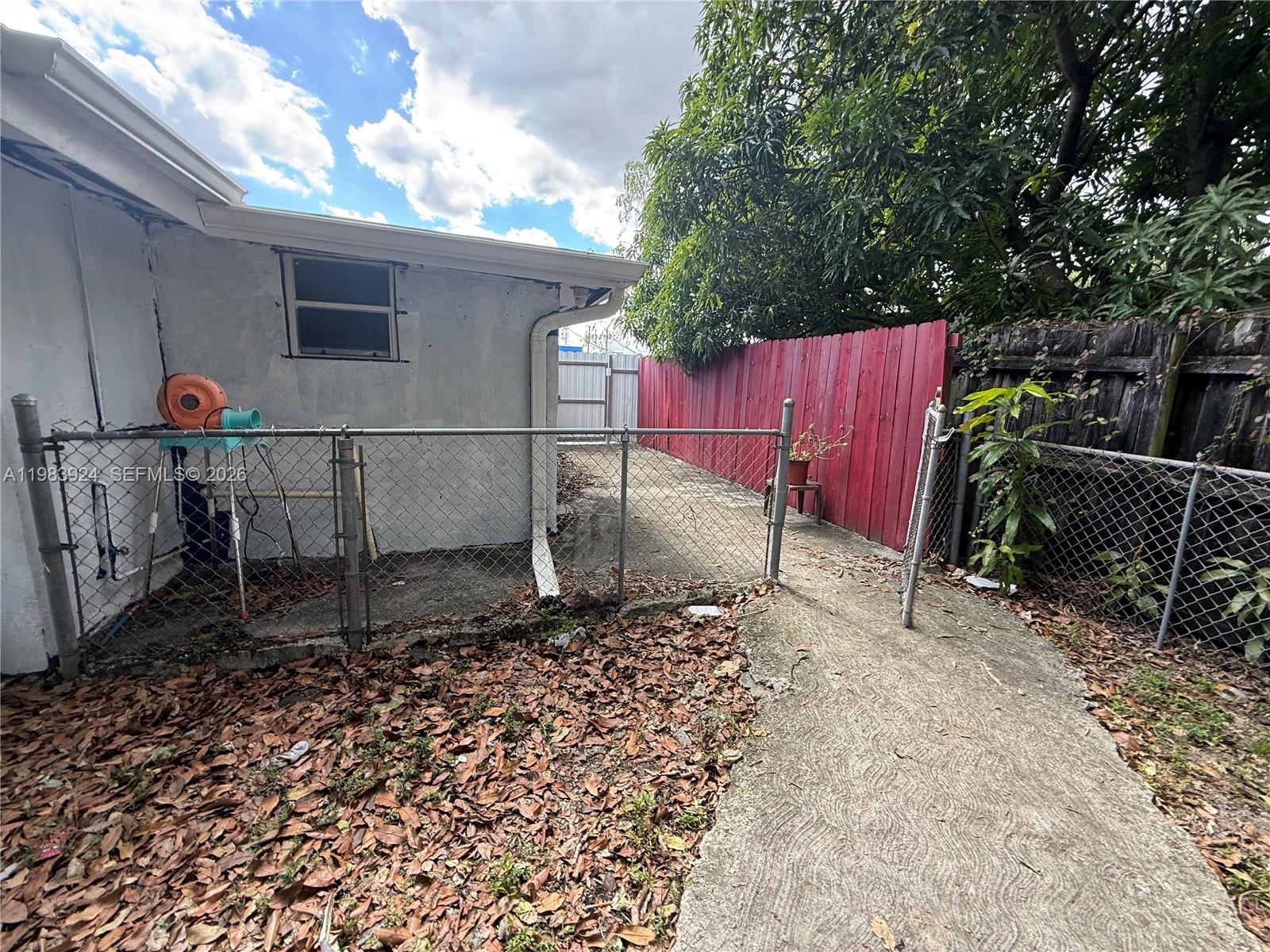 1541 NE 205th Ter Miami, FL 33179