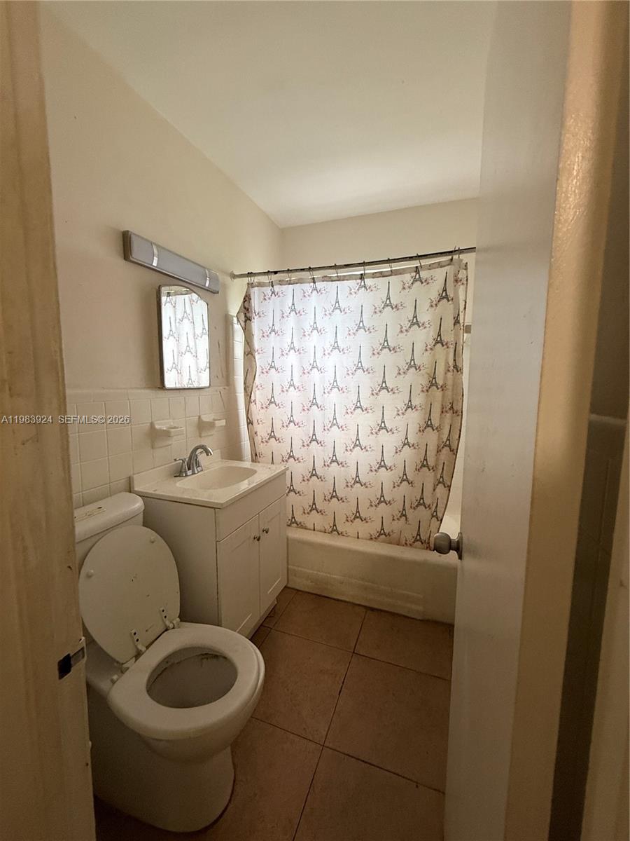 1541 NE 205th Ter Miami, FL 33179