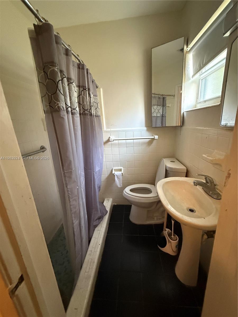 1541 NE 205th Ter Miami, FL 33179