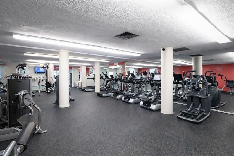 1985 S Ocean Dr #21K Hallandale Beach, FL 33009