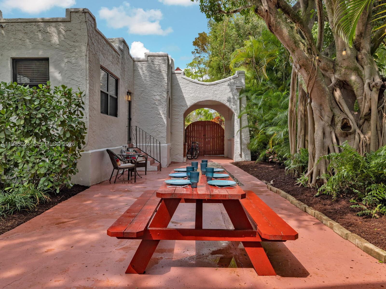 144 NE 91st St Miami Shores, FL 33138