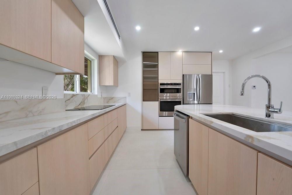 4053 SW 8th St Plantation, FL 33317