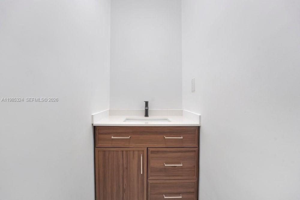 4053 SW 8th St Plantation, FL 33317