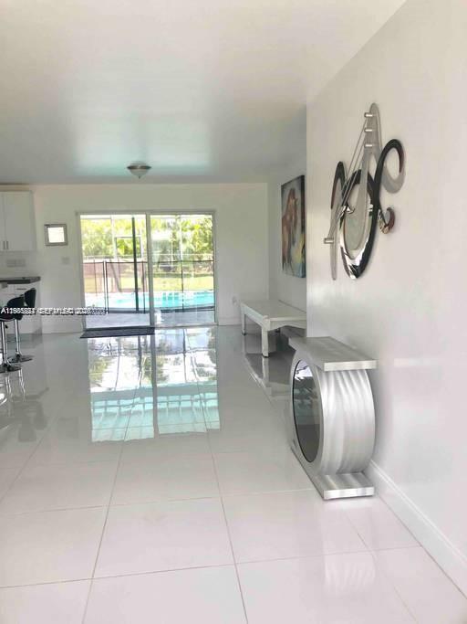 Undisclosed Address Palmetto Bay, FL 33157