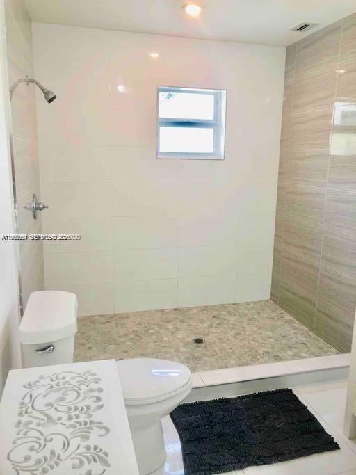 Undisclosed Address Palmetto Bay, FL 33157