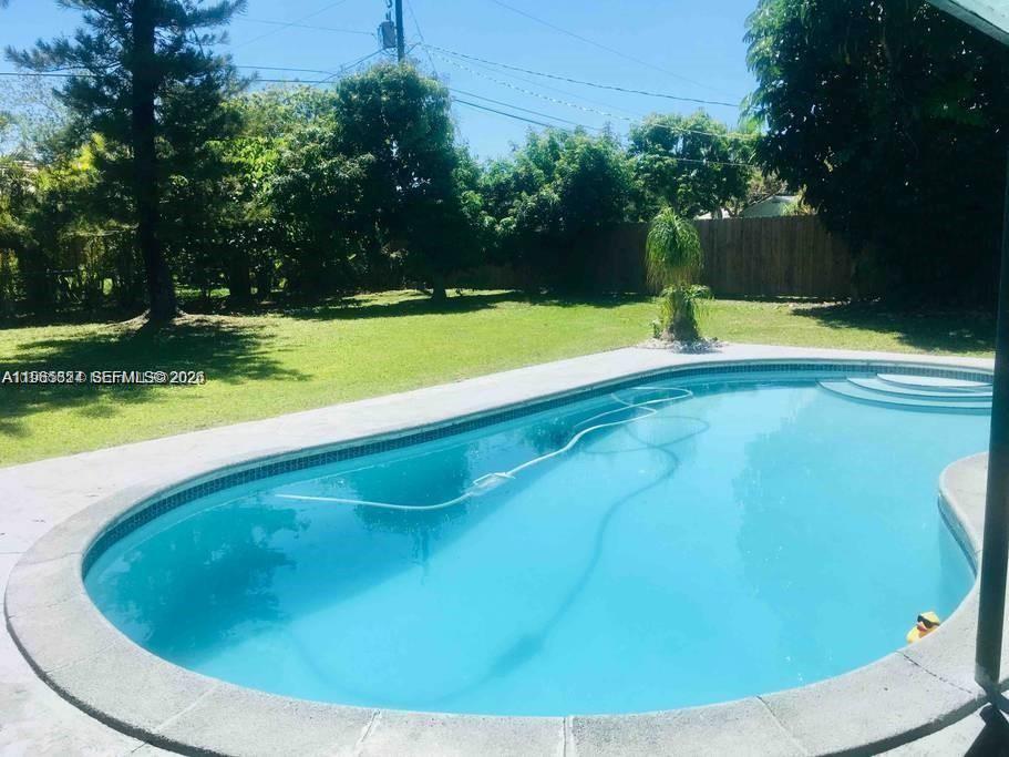 Undisclosed Address Palmetto Bay, FL 33157