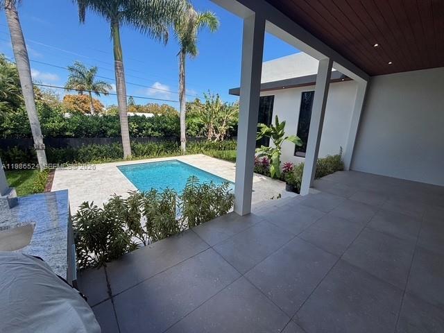 2161 NE 124th St North Miami, FL 33181