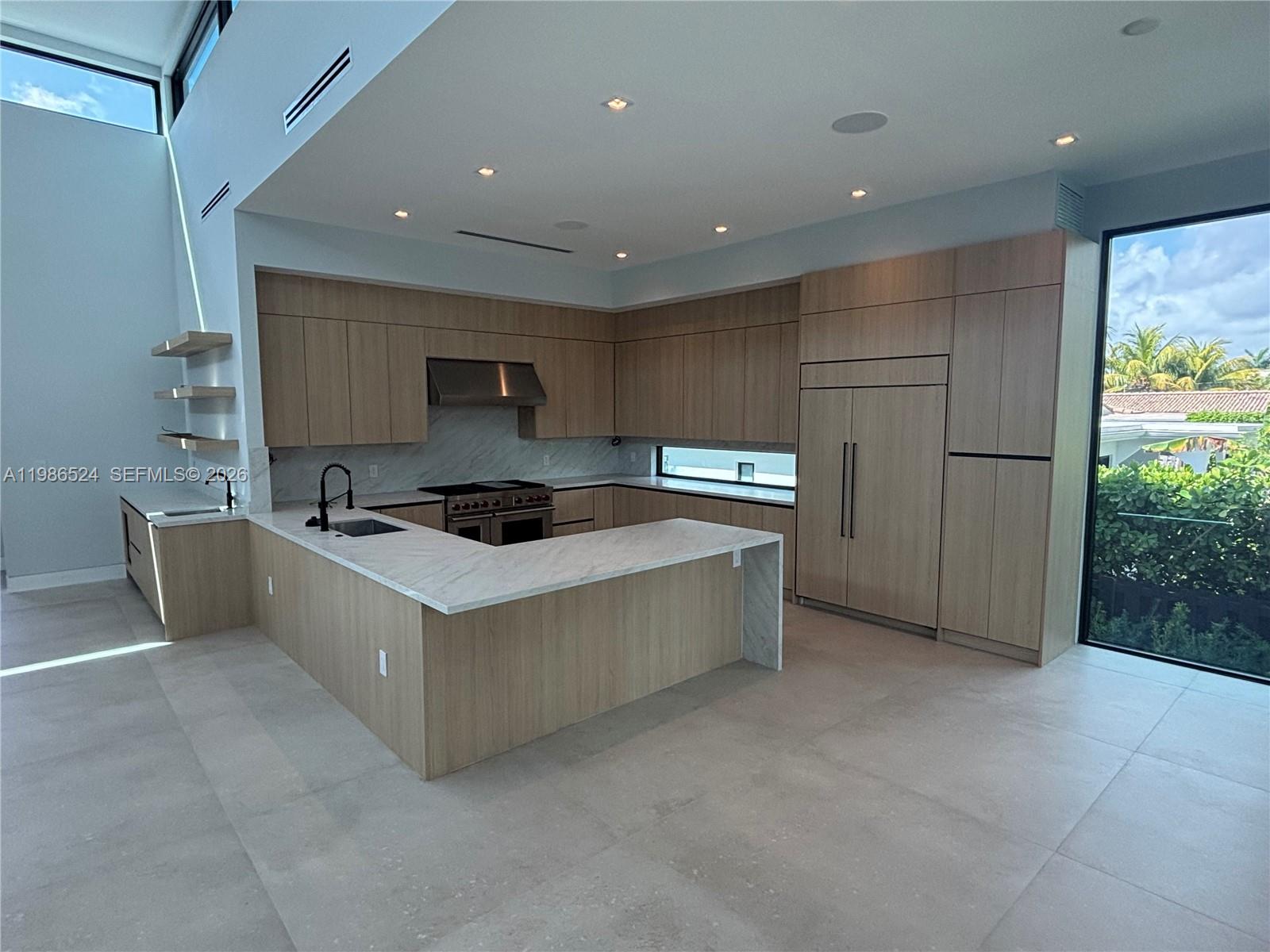 2161 NE 124th St North Miami, FL 33181