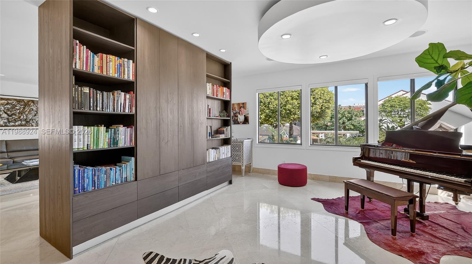 2000 S Bayshore Dr #24 Miami, FL 33133