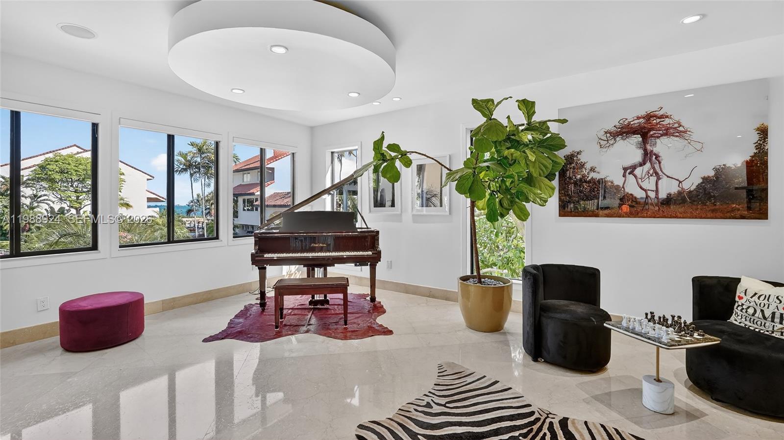 2000 S Bayshore Dr #24 Miami, FL 33133