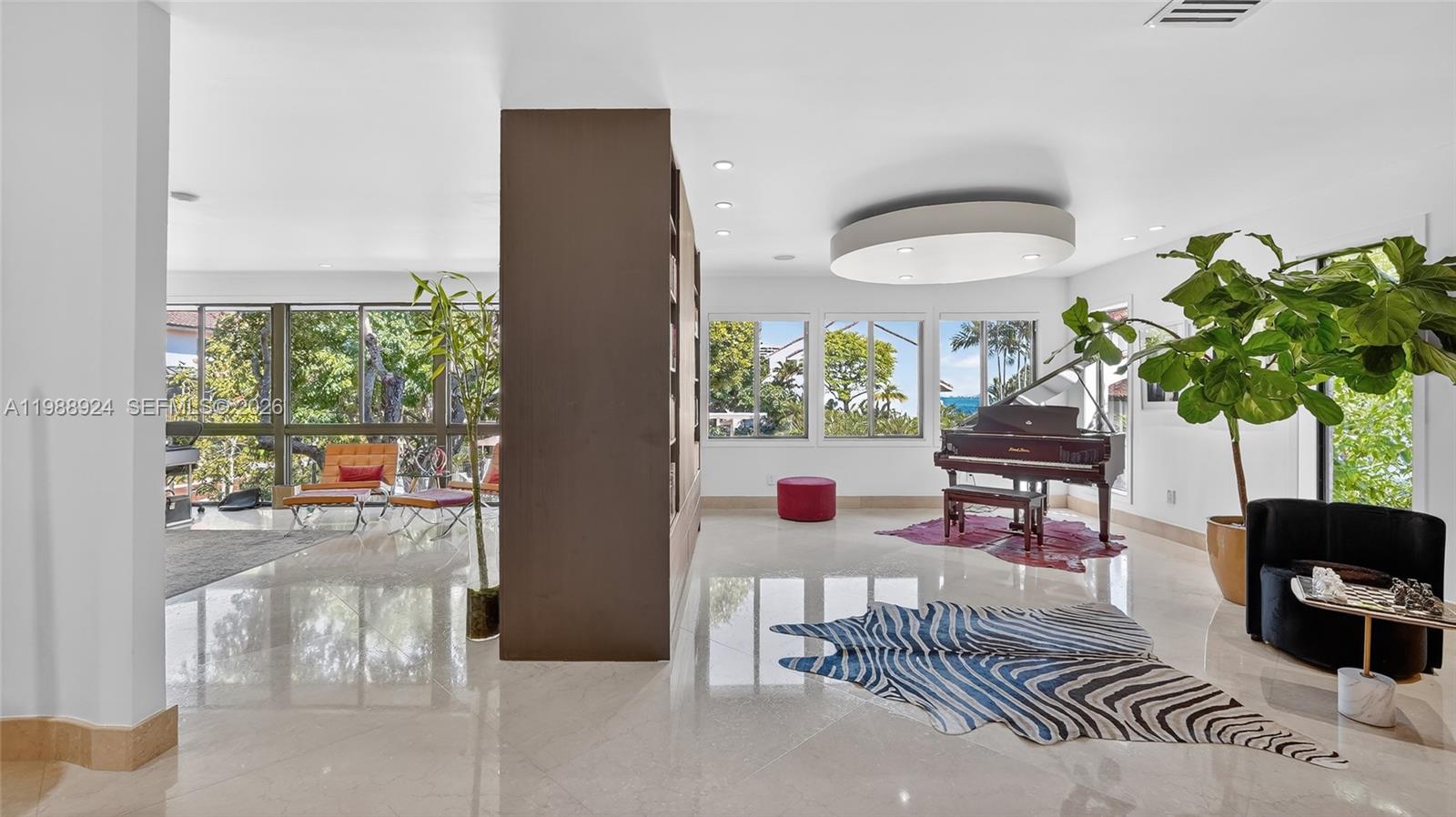 2000 S Bayshore Dr #24 Miami, FL 33133