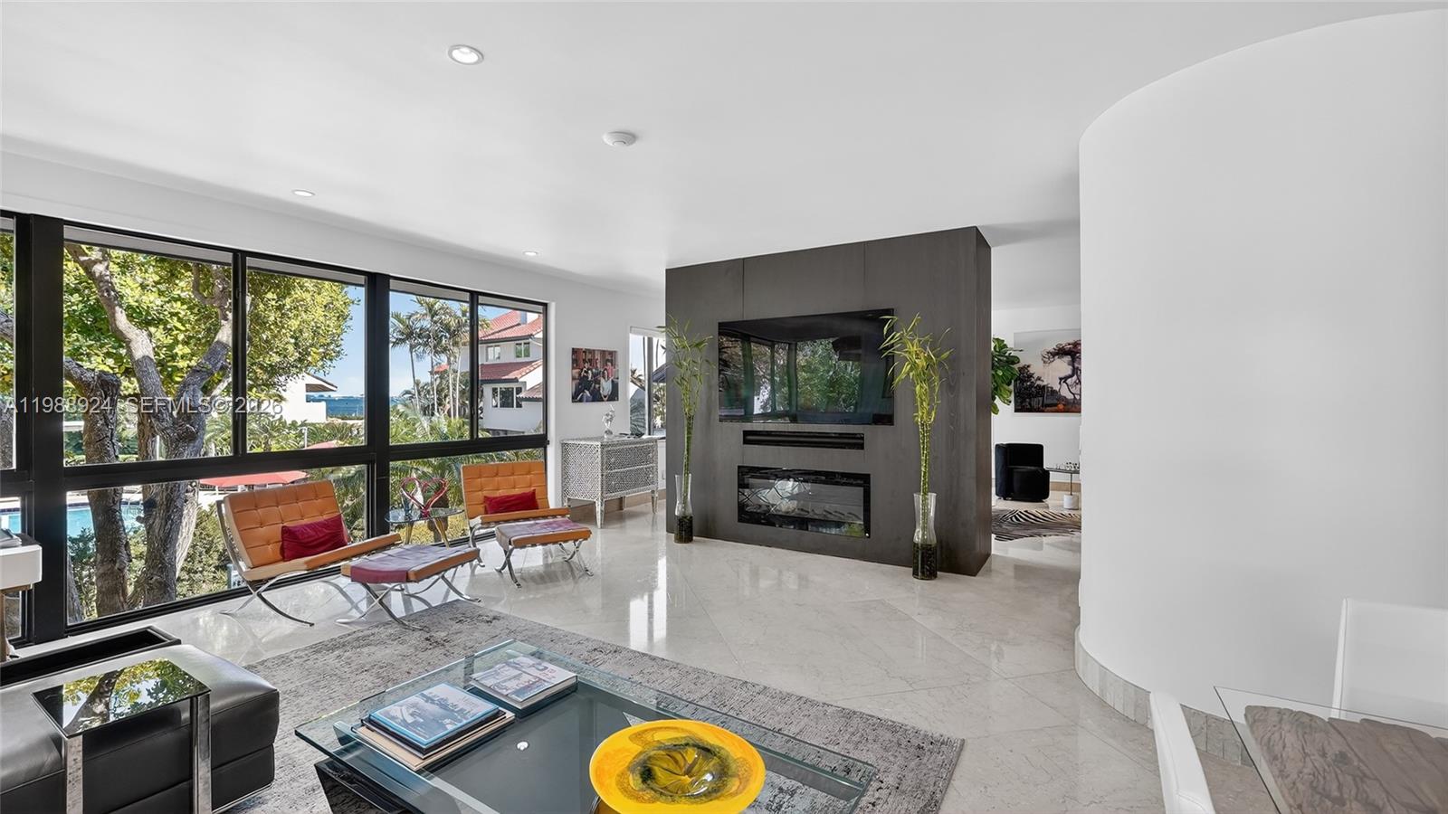 2000 S Bayshore Dr #24 Miami, FL 33133