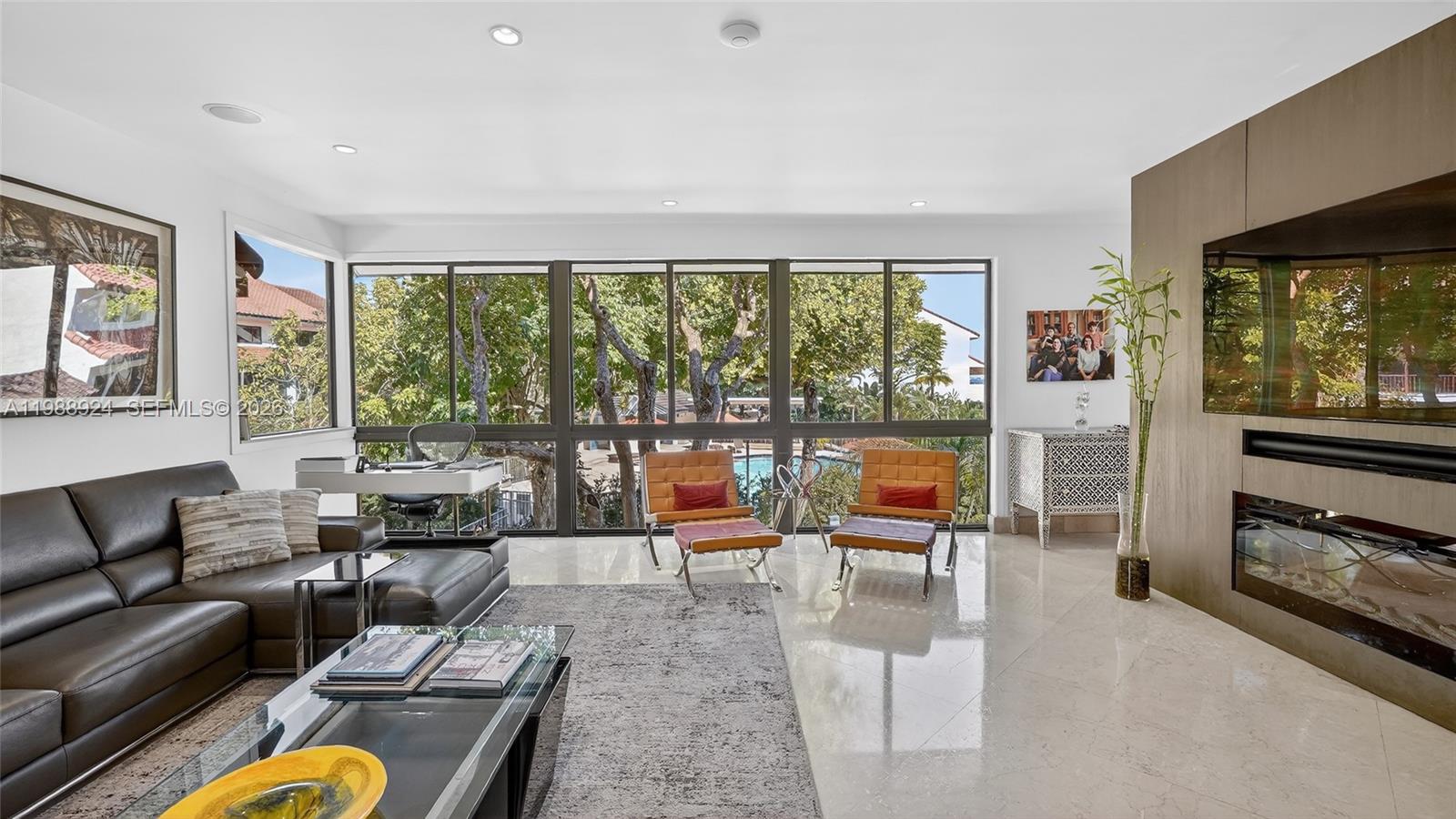 2000 S Bayshore Dr #24 Miami, FL 33133