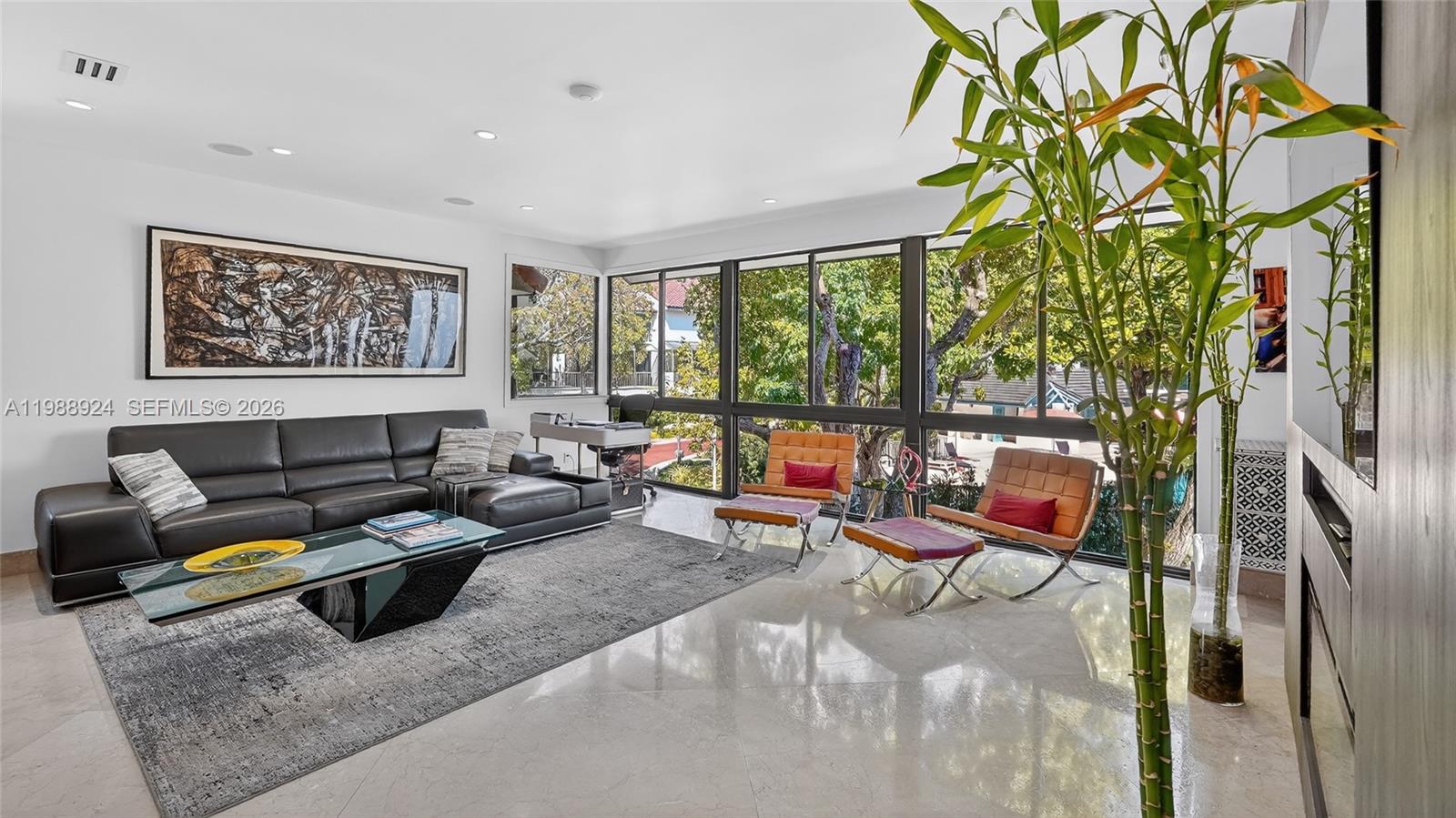 2000 S Bayshore Dr #24 Miami, FL 33133