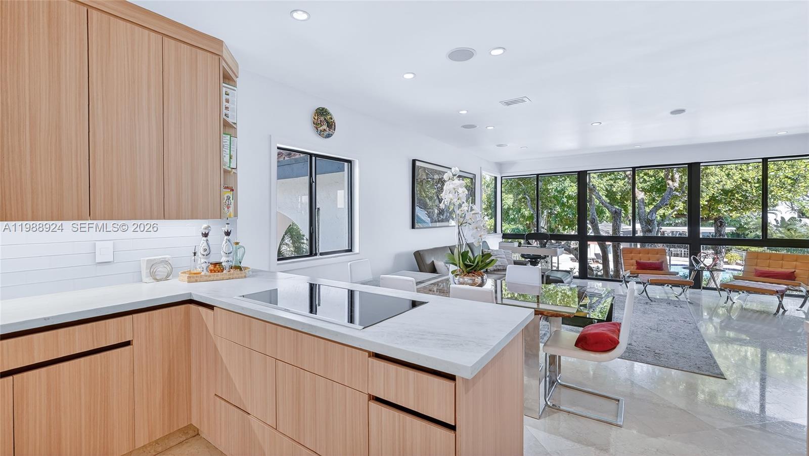 2000 S Bayshore Dr #24 Miami, FL 33133