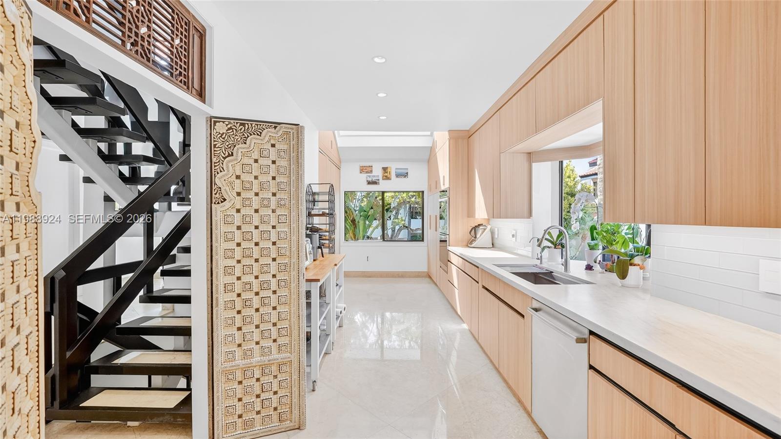 2000 S Bayshore Dr #24 Miami, FL 33133