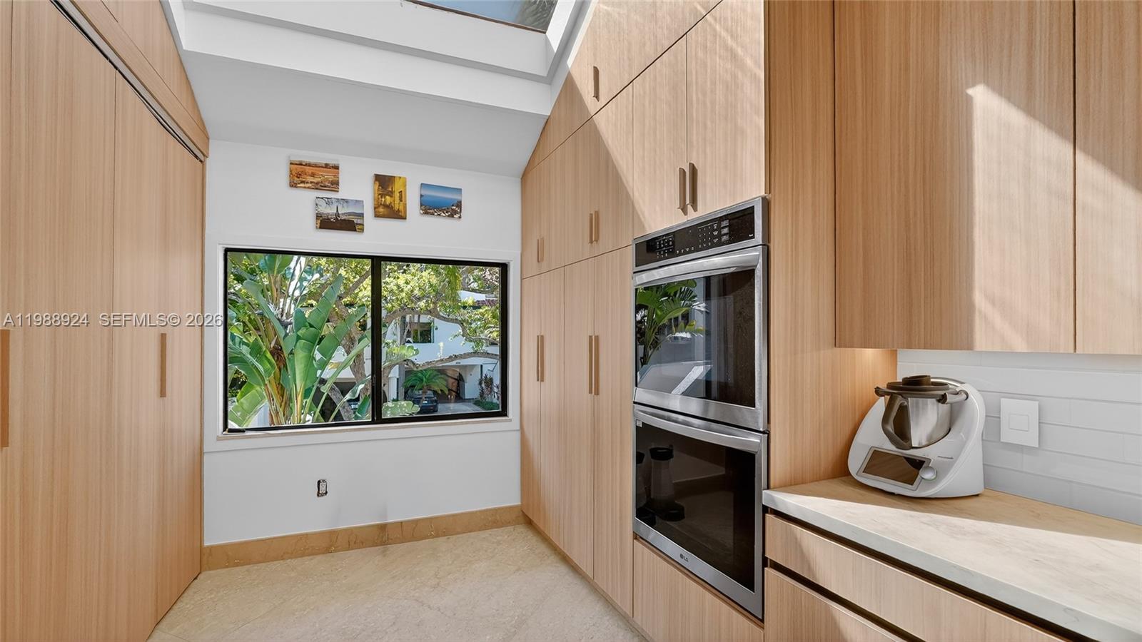 2000 S Bayshore Dr #24 Miami, FL 33133