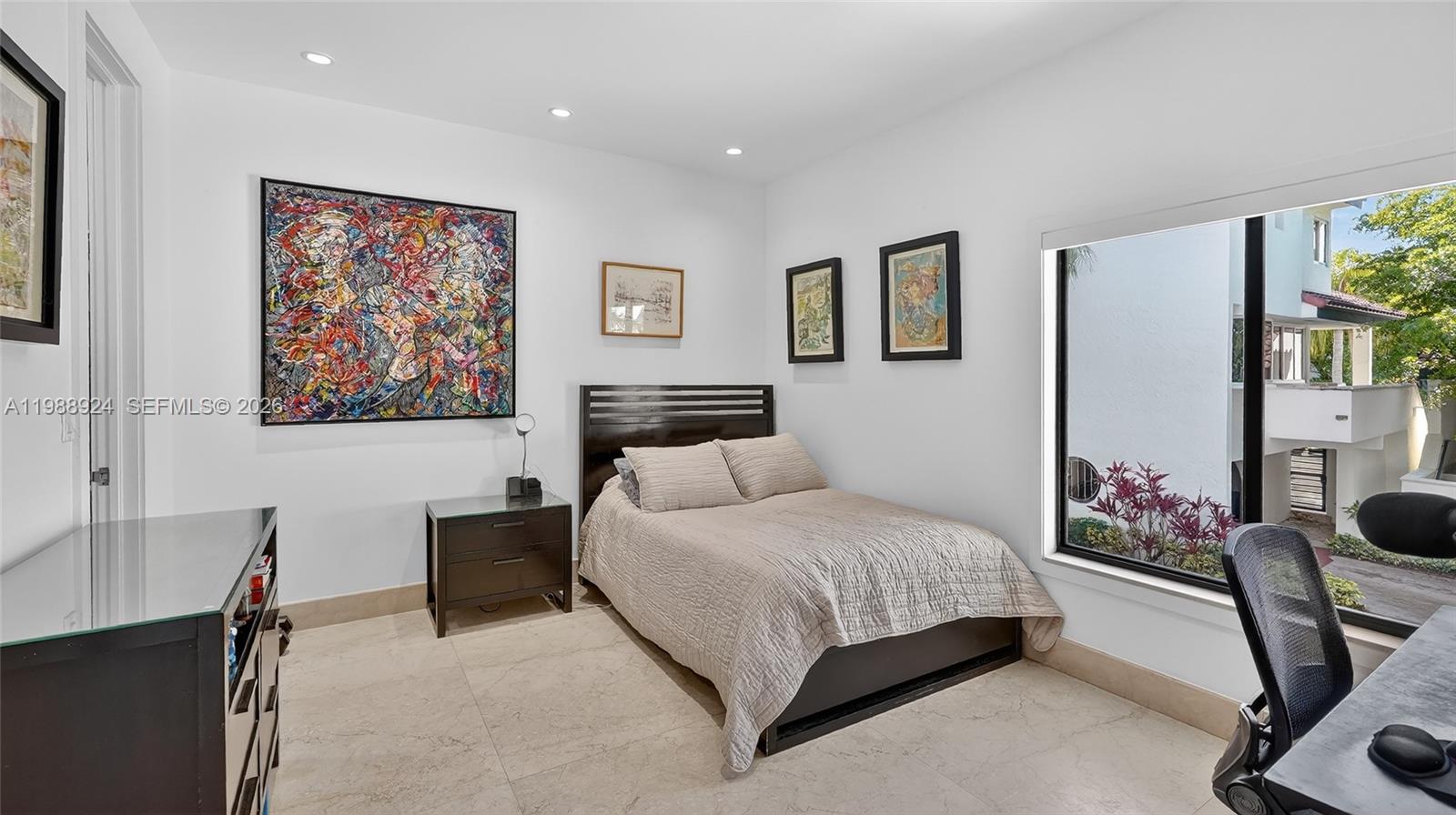 2000 S Bayshore Dr #24 Miami, FL 33133