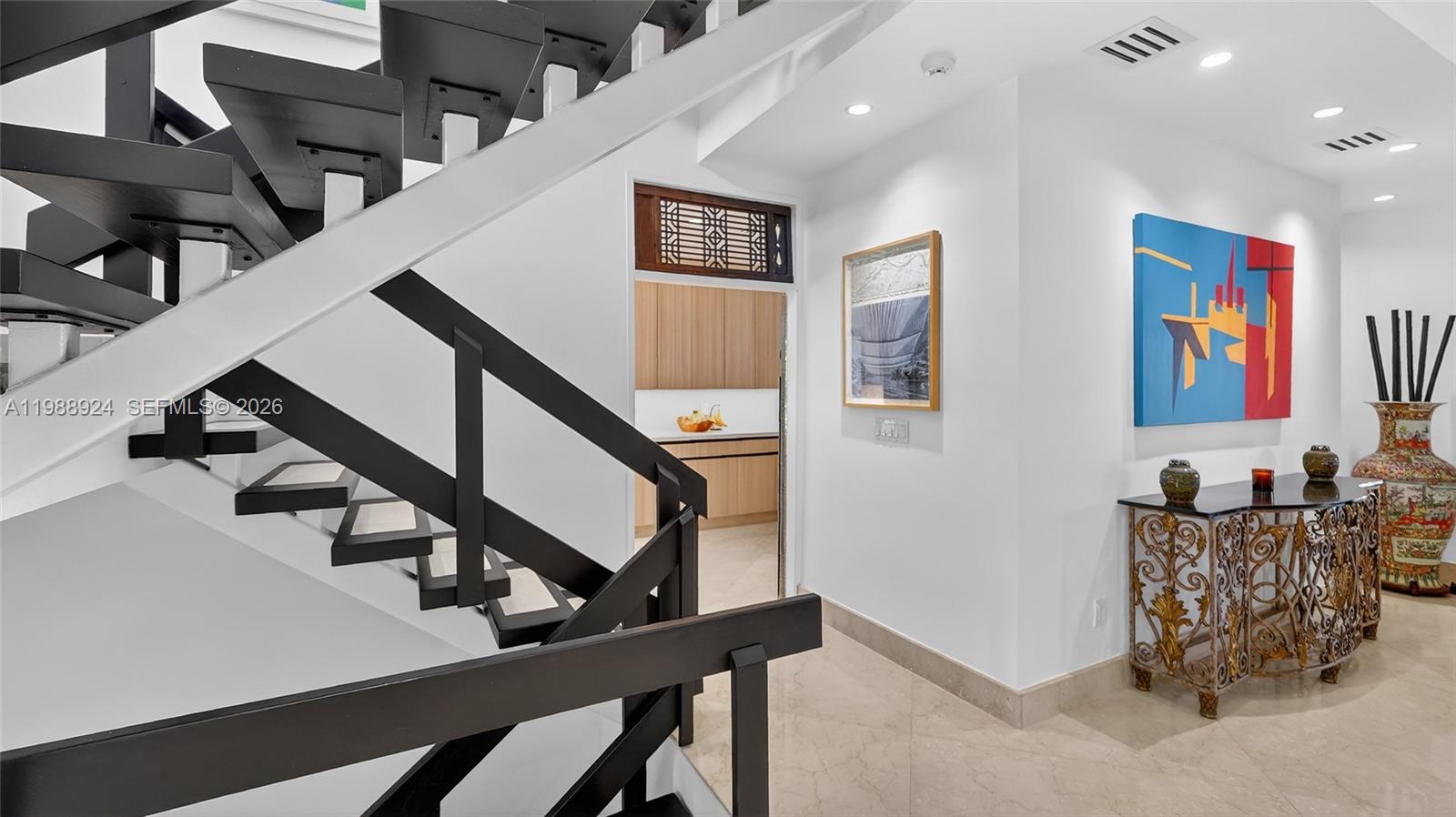 2000 S Bayshore Dr #24 Miami, FL 33133