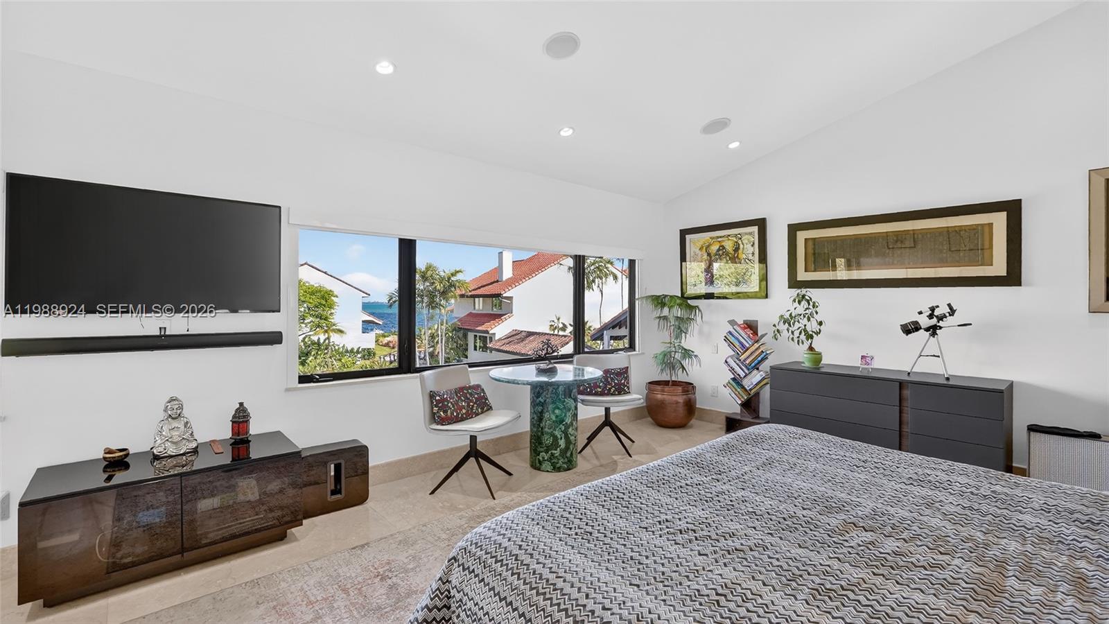 2000 S Bayshore Dr #24 Miami, FL 33133