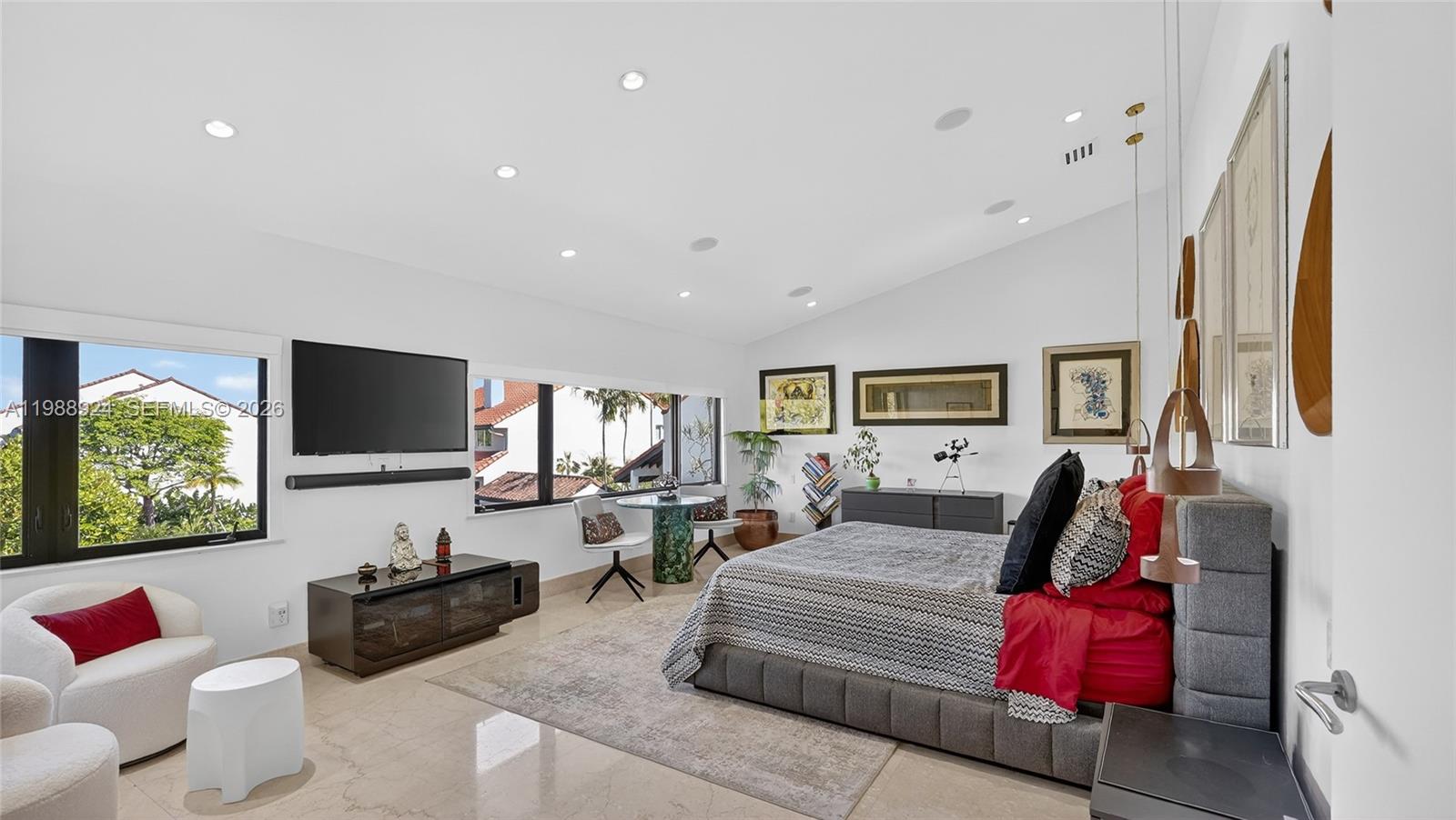 2000 S Bayshore Dr #24 Miami, FL 33133