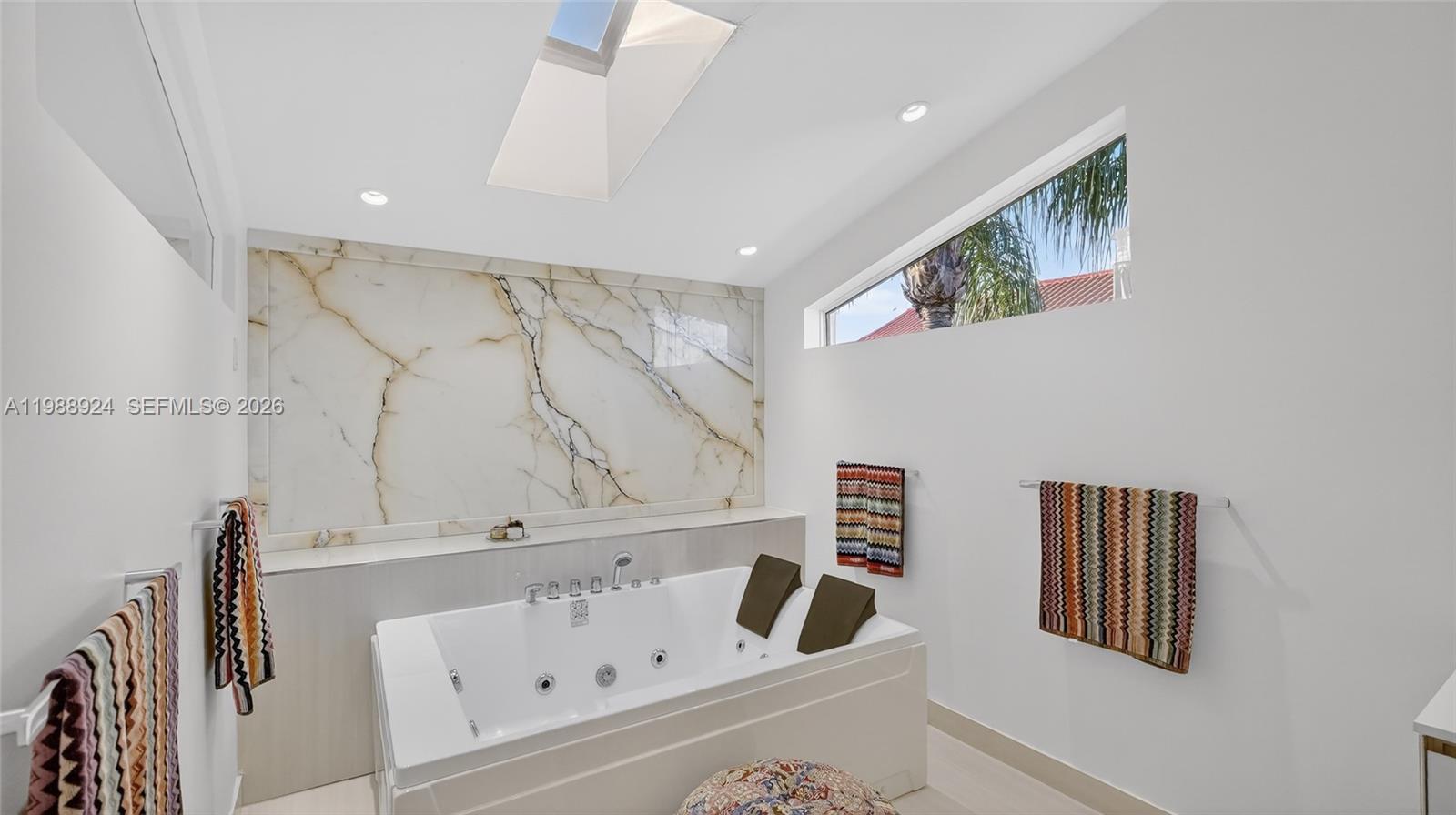 2000 S Bayshore Dr #24 Miami, FL 33133