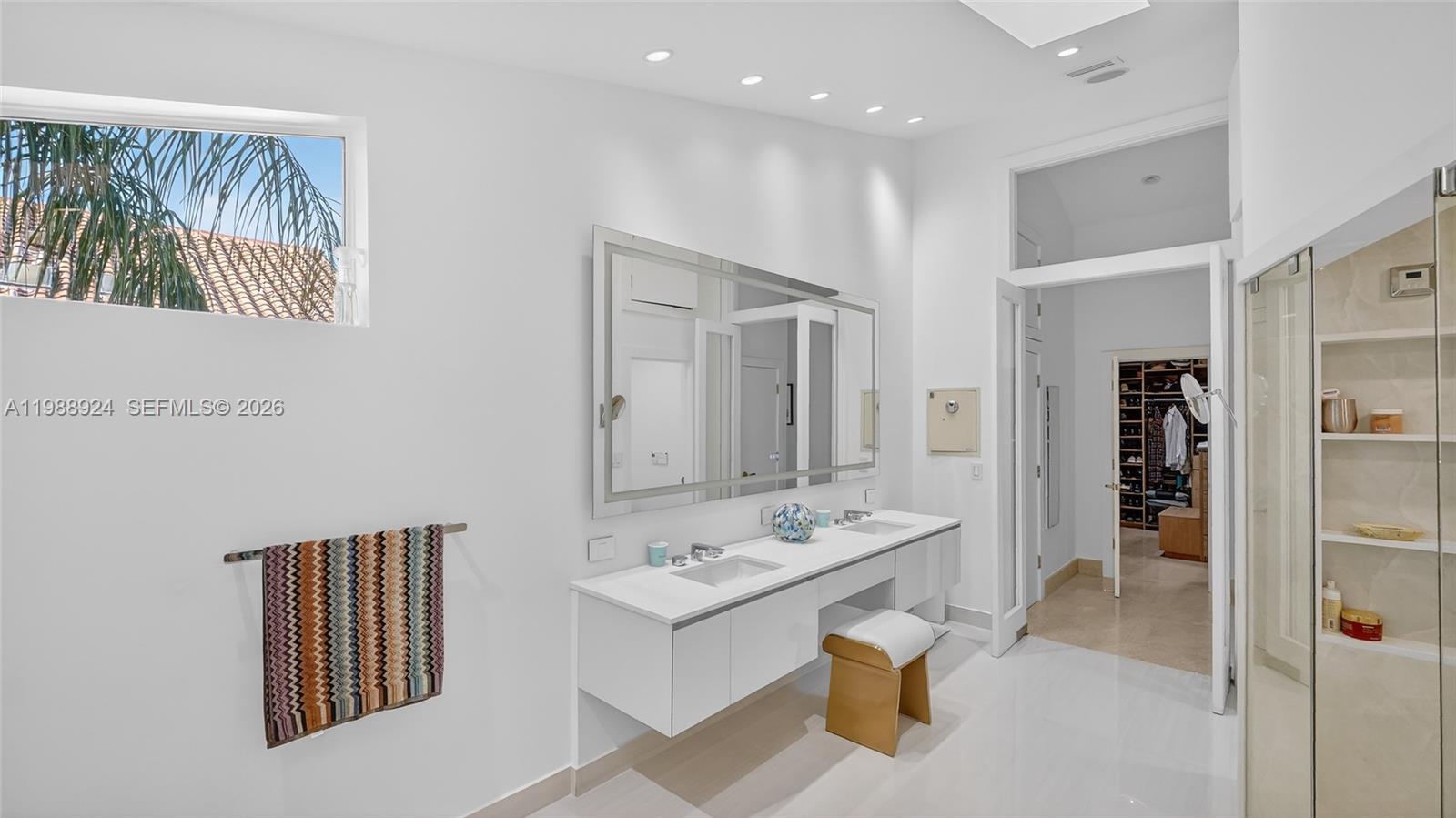 2000 S Bayshore Dr #24 Miami, FL 33133