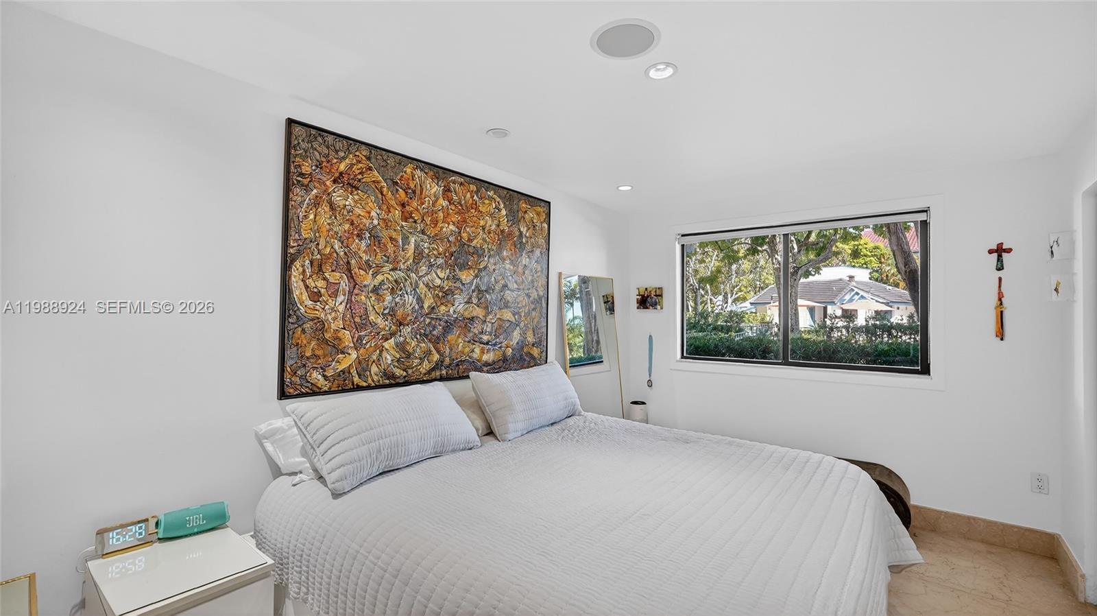 2000 S Bayshore Dr #24 Miami, FL 33133