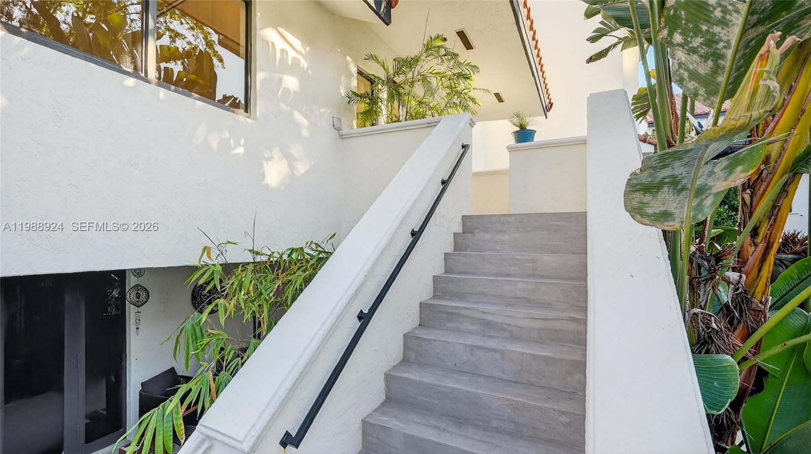 2000 S Bayshore Dr #24 Miami, FL 33133