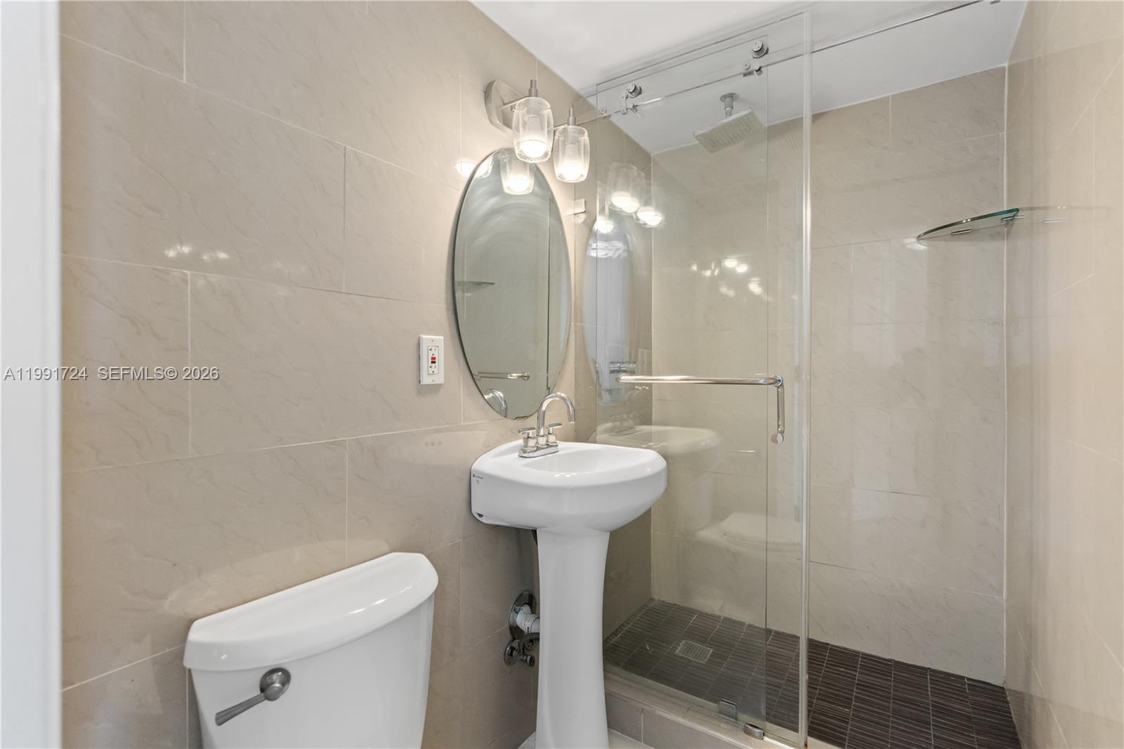 3675 N Country Clb Dr #1501 Aventura, FL 33180