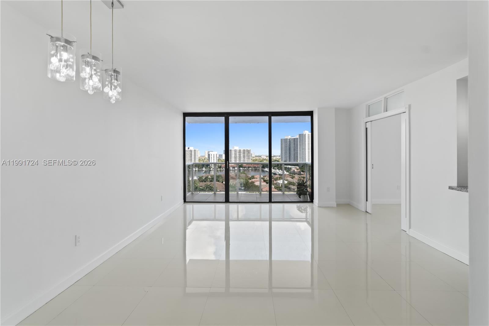 3675 N Country Clb Dr #1501 Aventura, FL 33180