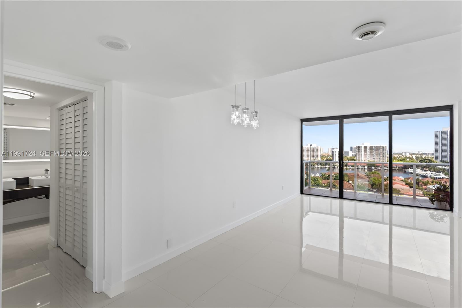 3675 N Country Clb Dr #1501 Aventura, FL 33180