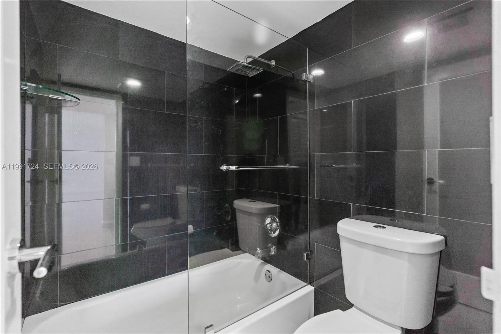 3675 N Country Clb Dr #1501 Aventura, FL 33180