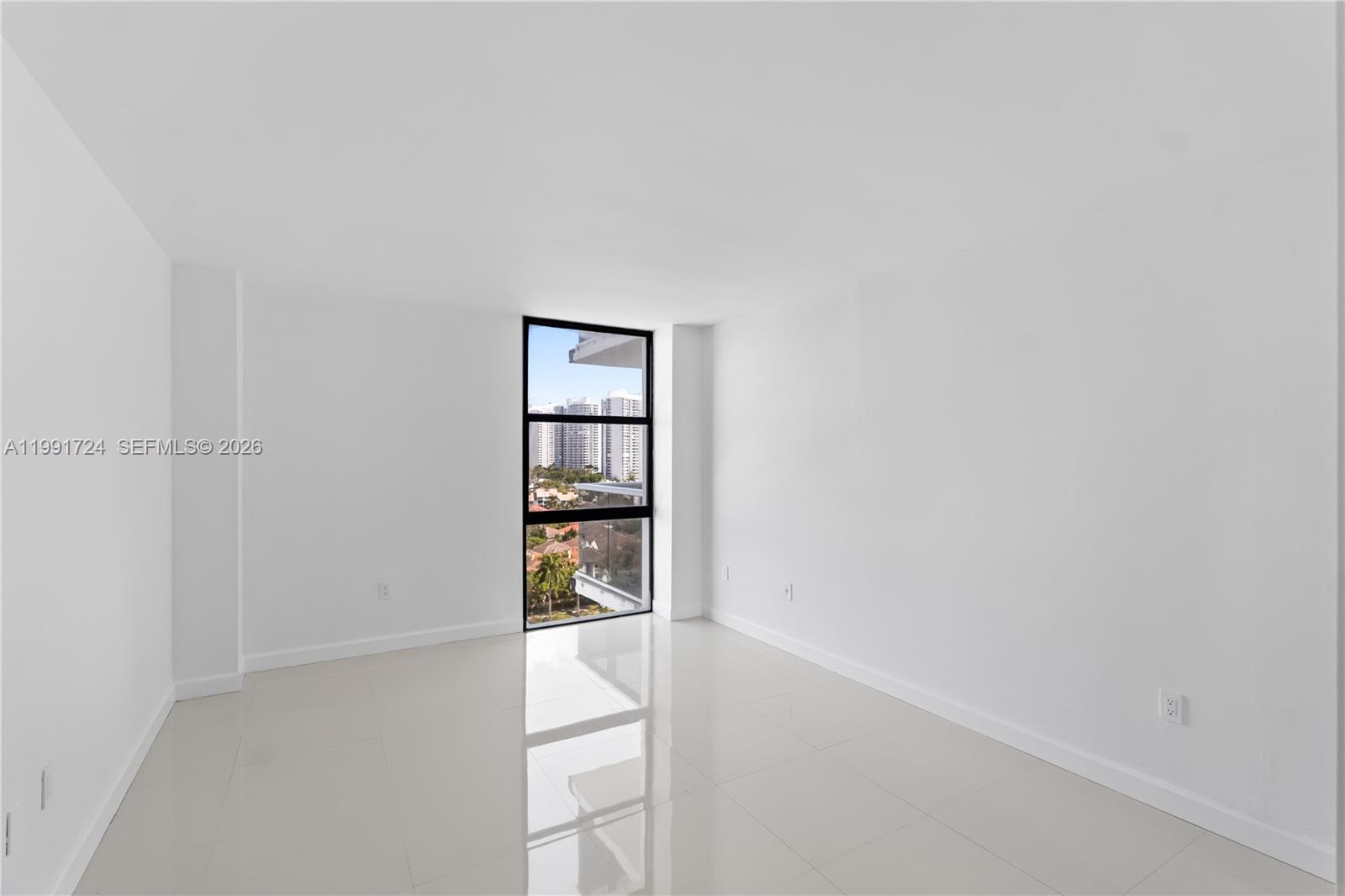 3675 N Country Clb Dr #1501 Aventura, FL 33180