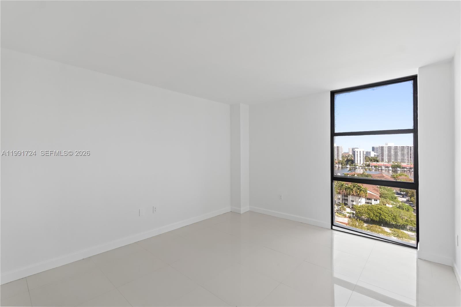 3675 N Country Clb Dr #1501 Aventura, FL 33180