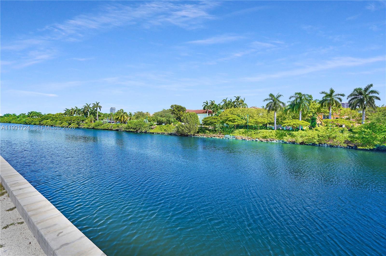 3675 N Country Clb Dr #1501 Aventura, FL 33180