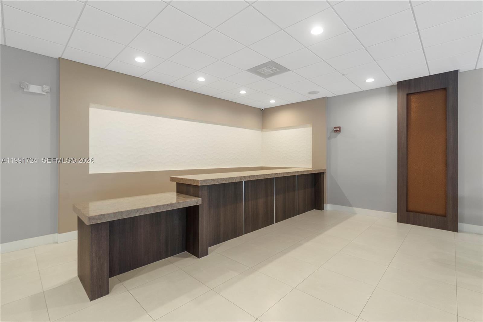 3675 N Country Clb Dr #1501 Aventura, FL 33180