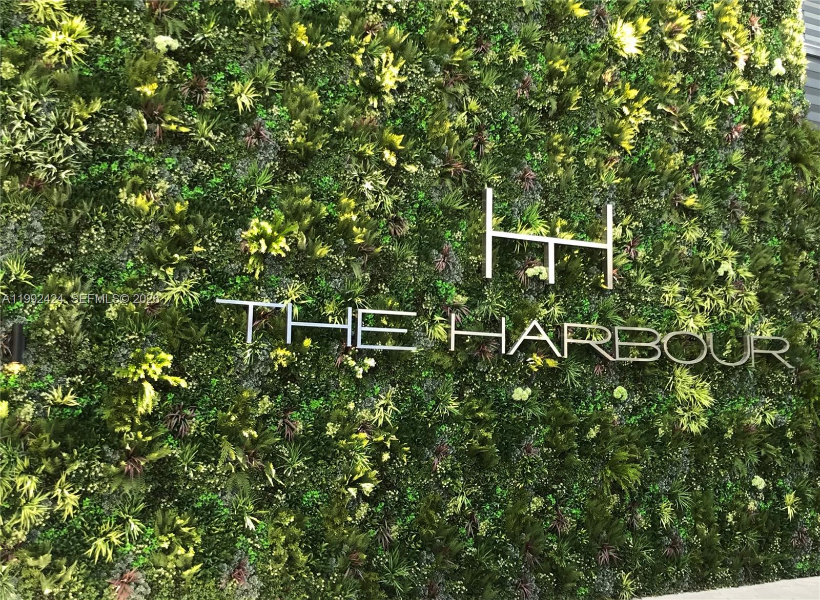 16385 Biscayne Blvd #2206