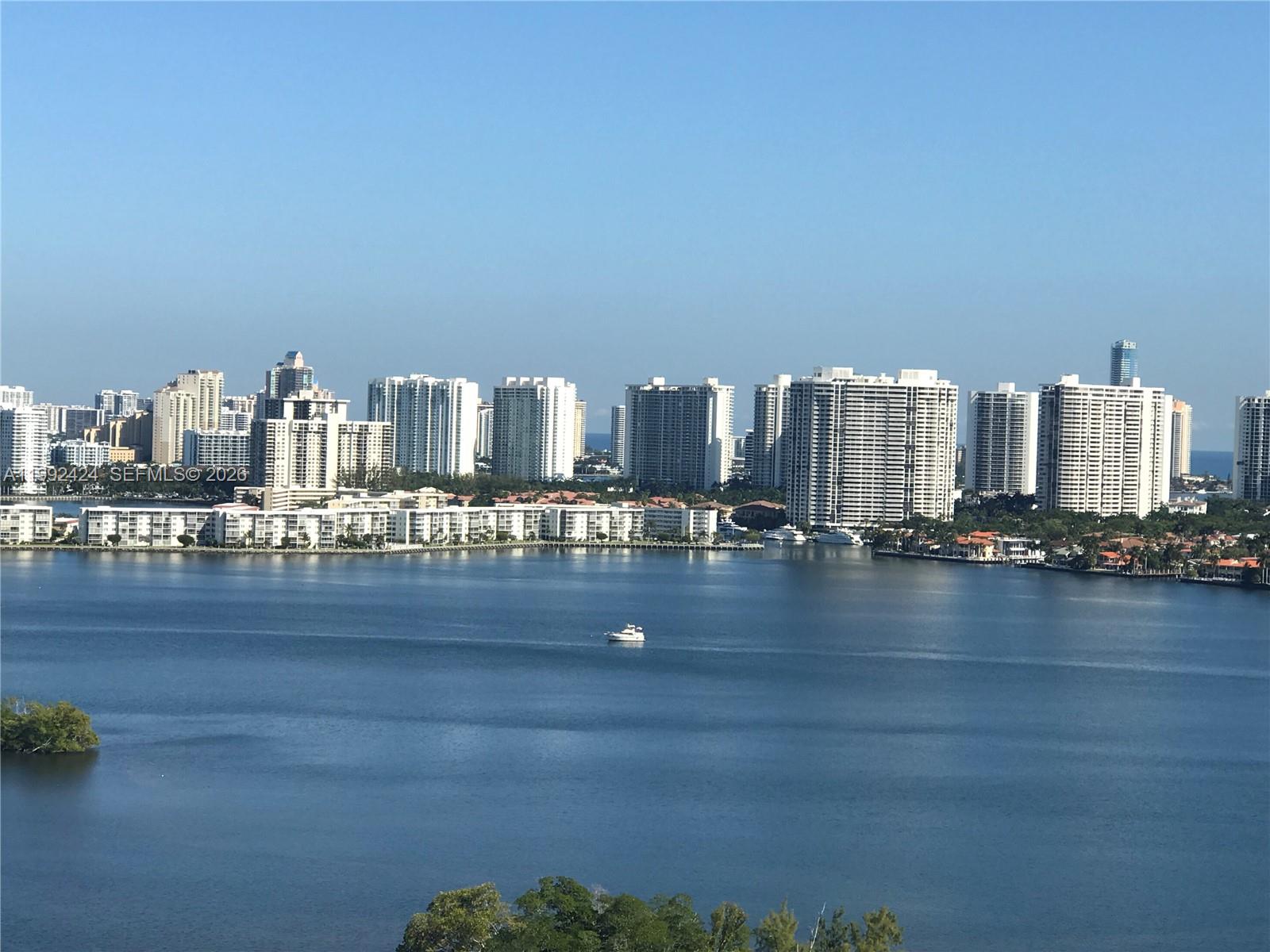 16385 Biscayne Blvd #2206 North Miami Beach, FL 33160