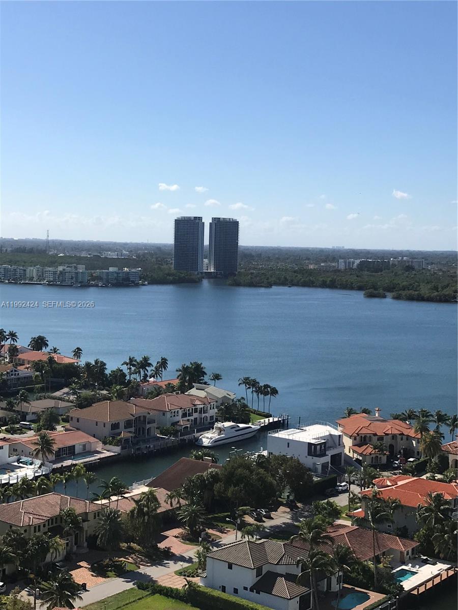 16385 Biscayne Blvd #2206 North Miami Beach, FL 33160