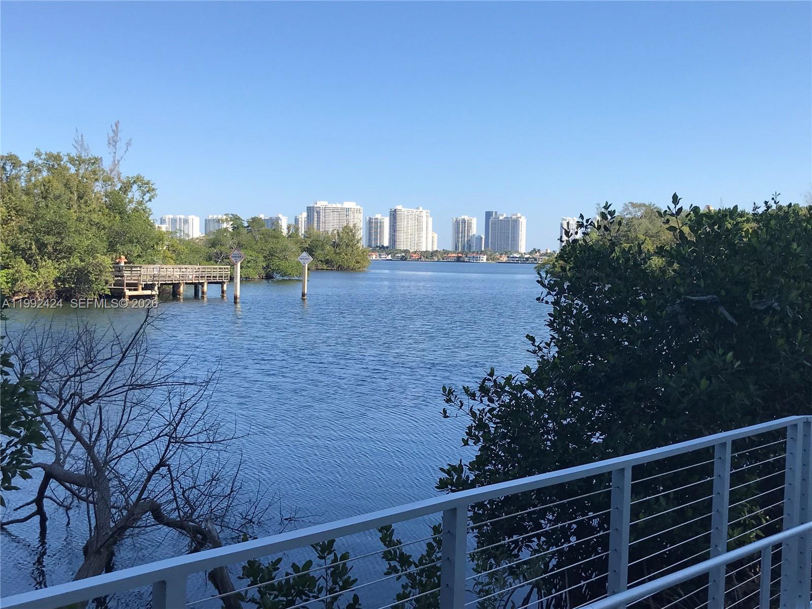 16385 Biscayne Blvd #2206 North Miami Beach, FL 33160