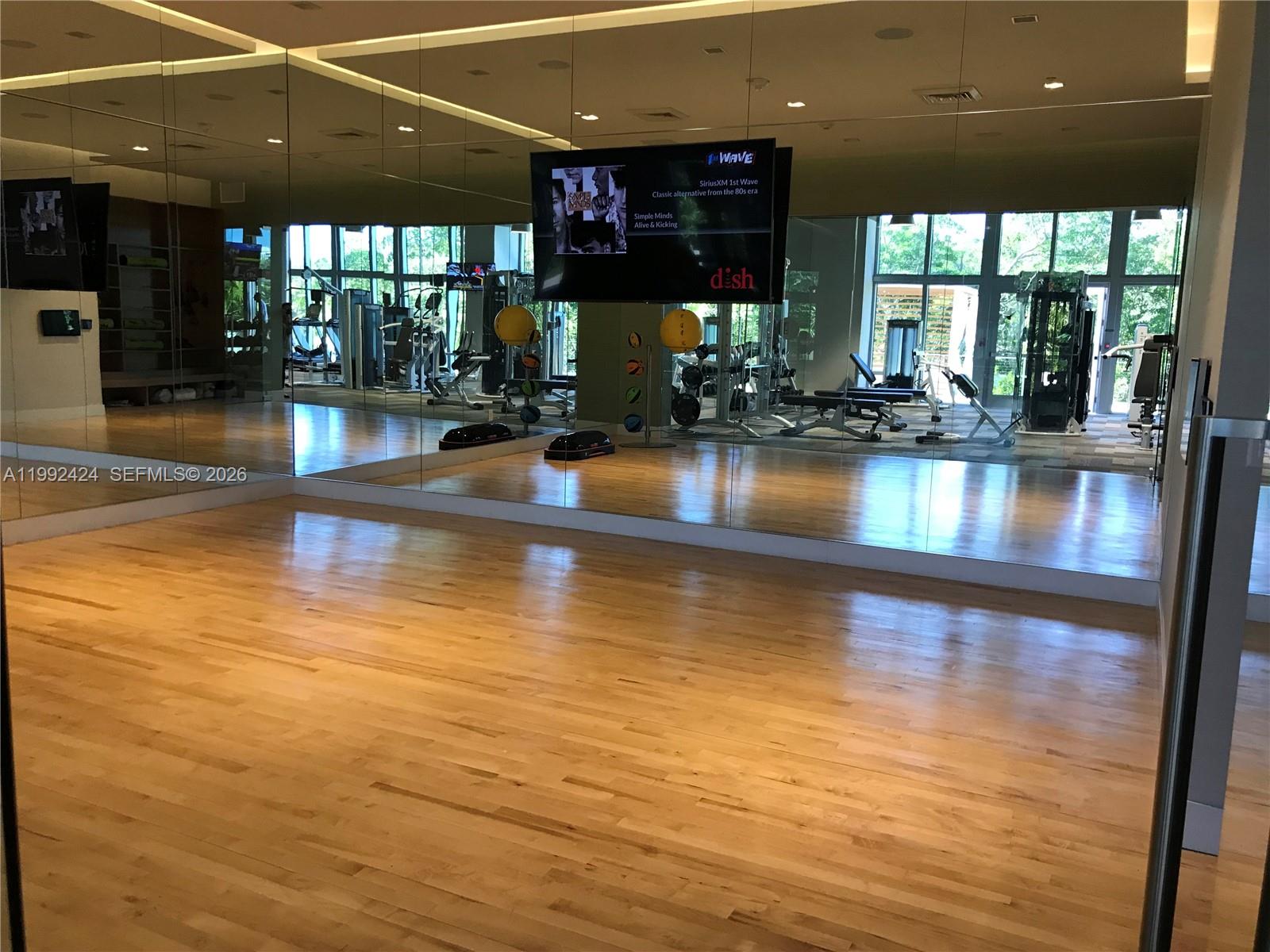 16385 Biscayne Blvd #2206 North Miami Beach, FL 33160