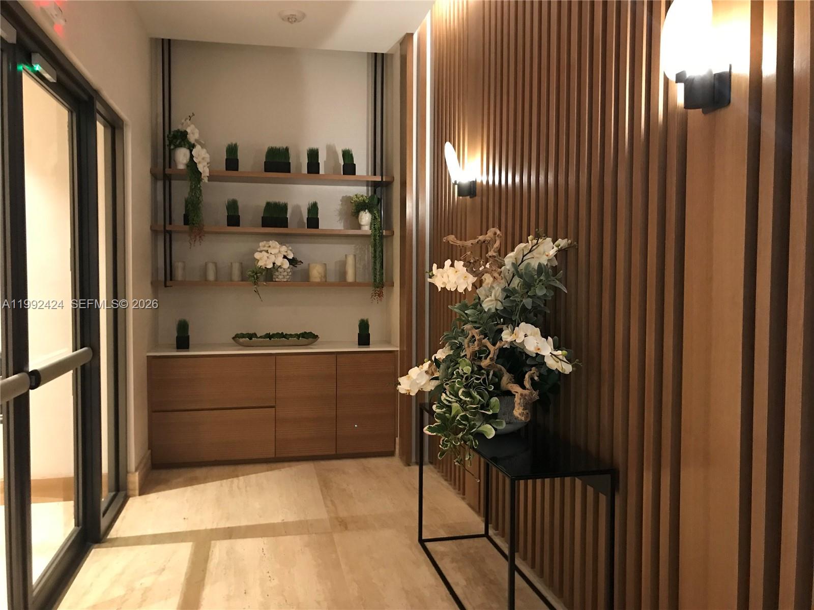 16385 Biscayne Blvd #2206 North Miami Beach, FL 33160