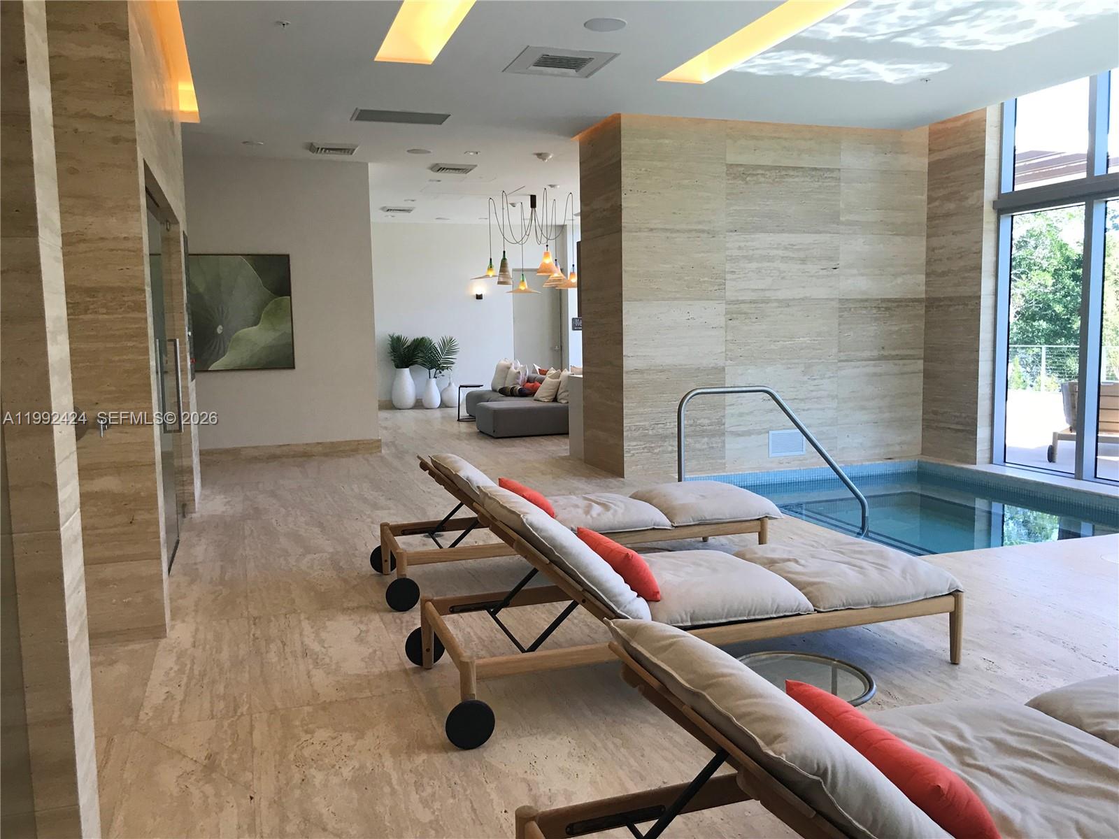 16385 Biscayne Blvd #2206 North Miami Beach, FL 33160