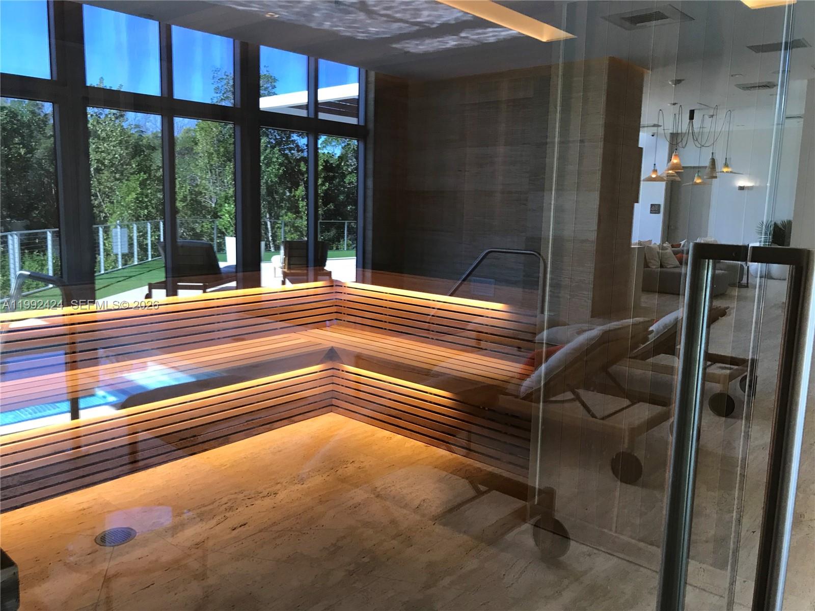 16385 Biscayne Blvd #2206 North Miami Beach, FL 33160